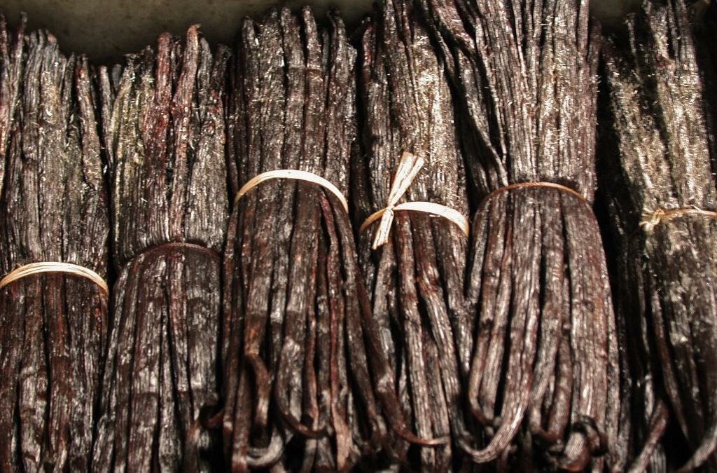 What is the Difference Between Pure and Imitation Vanilla Extract